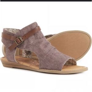 $ Drop! Blowfish, distressed, booty sandals, NWT zip closure’s 9.5 Xtrm Confort